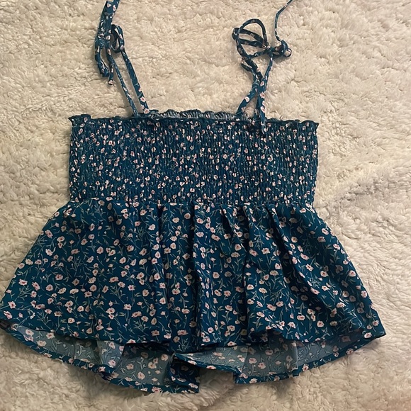 size medium- never worn! - Picture 2 of 2